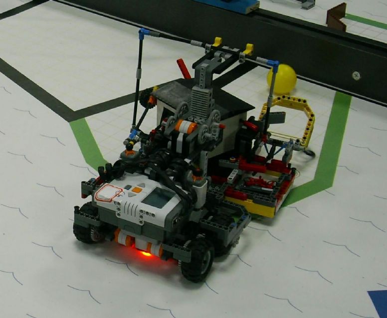 fll比赛中的机器人